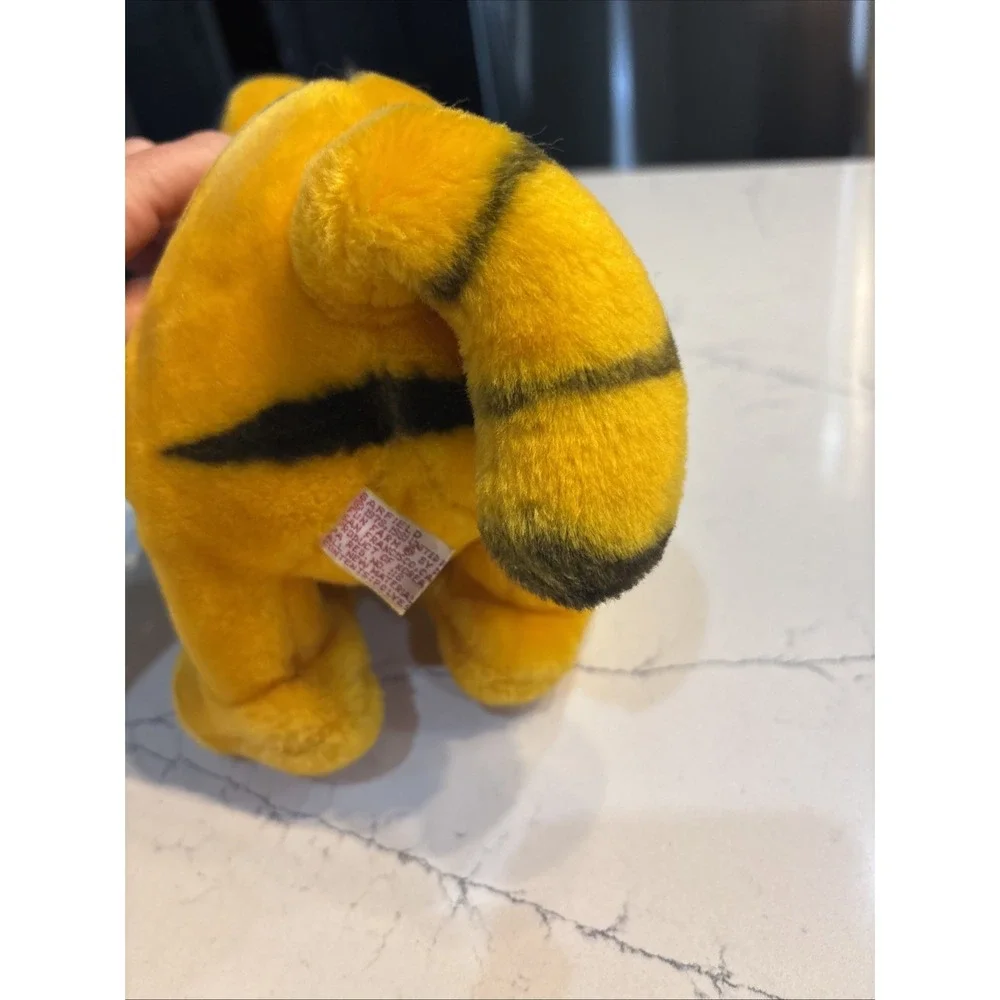 1981 Dakin Garfield Plush Cat Stuffed Animal Hard Plastic Sleepy Eyes